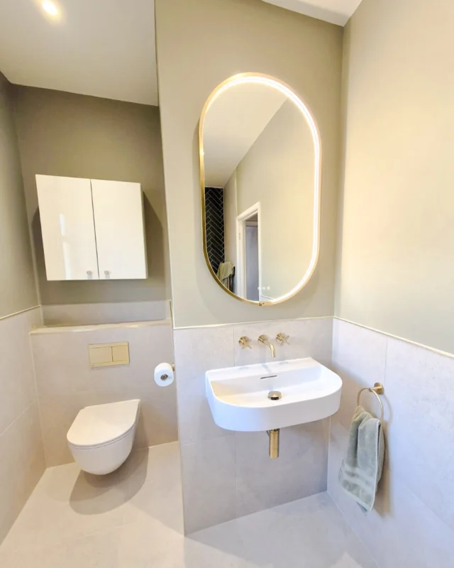 Design to finished room. 

When the finished project matches the design you know you’ve done a good job 👌 

We hardly ever post designs, should we share more? 

#greenbathroom #greenbathrooms #greenandgold #goldbathroom #goldbathroomfixtures